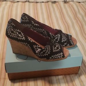 Toms wedge open toe shoes
